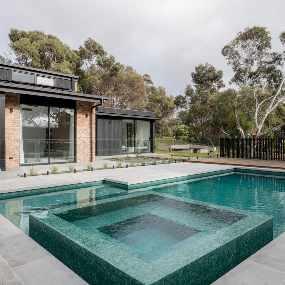 Geelong Pool Builders & Swimming Pool Installation - King's Gardens